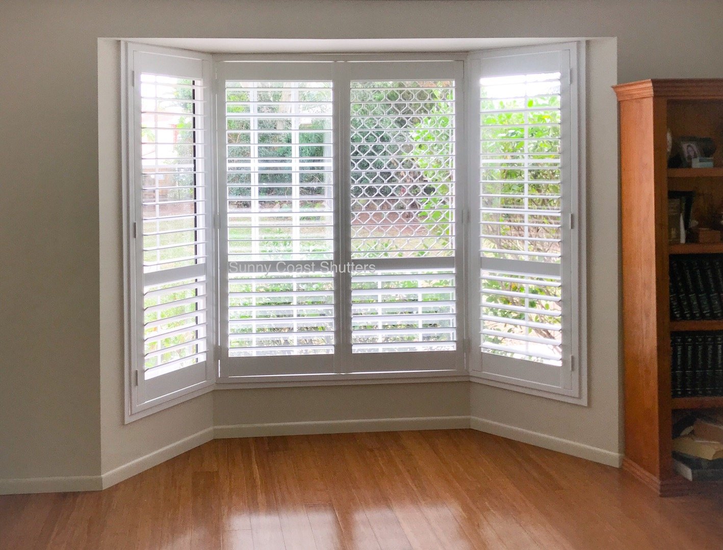 Bay window interior shutters